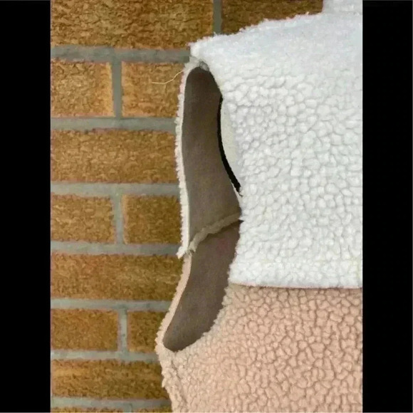 Leuname mar Faux Shearling Contrast
Vest medium - Picture 4 of 9